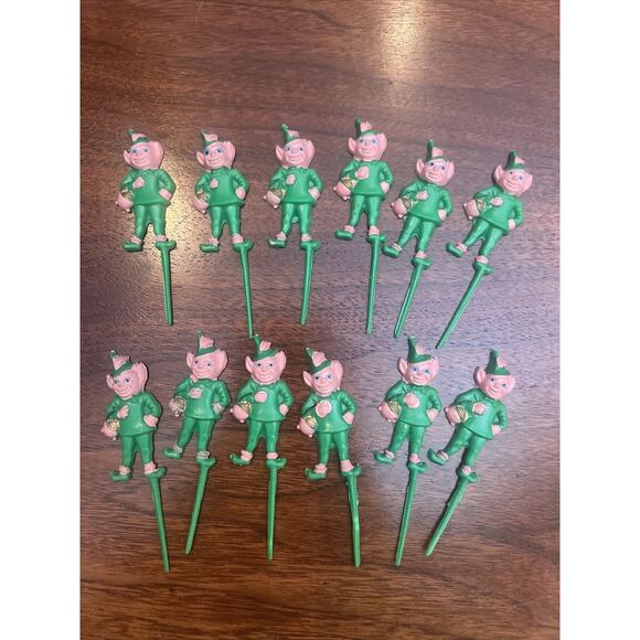 Vintage Leprechaun Elf Pixie St Patricks Day Cup Cake topper China Set Of 12 - Picture 1 of 4